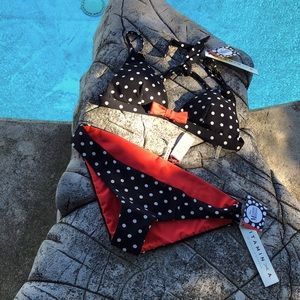 NWT Vitamin A  y Amahlia Stevens Minnie Mouse 2pcs swim reversible bottom szM/8